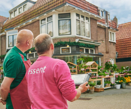 monteur klant bloemenwinkel
