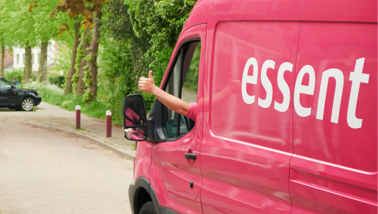 freek-in-bus-duim-omhoog